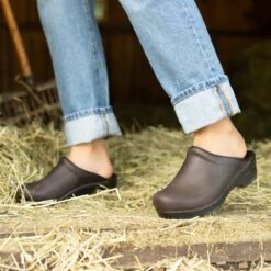 Dansko Sonja Antique Brown/Black -Footwear Outlet Store HeritagePDPSonjabrown2 a5332d82 4448 4dd5 bb43 c677bc482d88