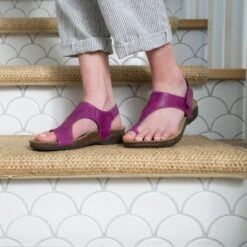 Dansko Reece Magenta Waxy Burnished -Footwear Outlet Store S23 ImgPDP ReeceMagenta